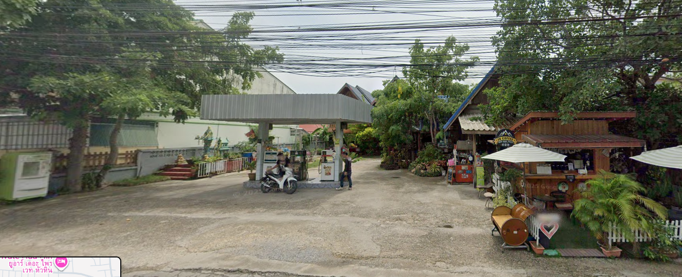 Street and gas station reference for environment landmarks